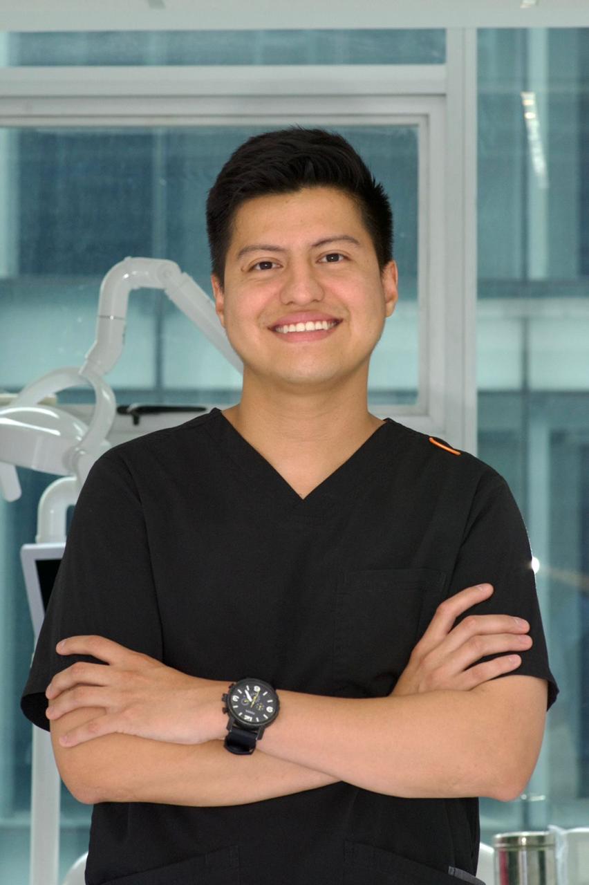 Dr. Yordyn Nicolás Valle Ortega